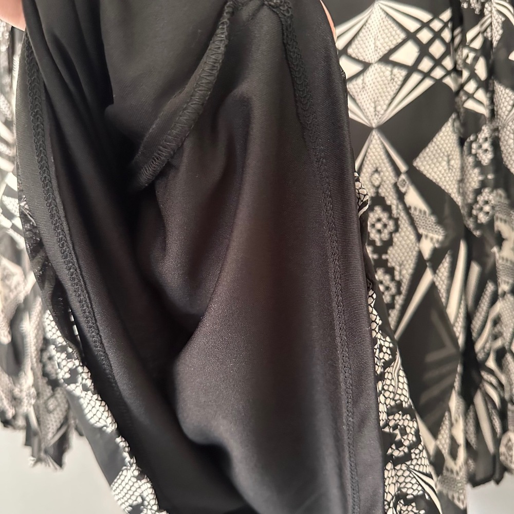 Fire Los Angeles Aztec Print Wide Pleat Sleeve Dress‎ | Black + White - Picture 3 of 7